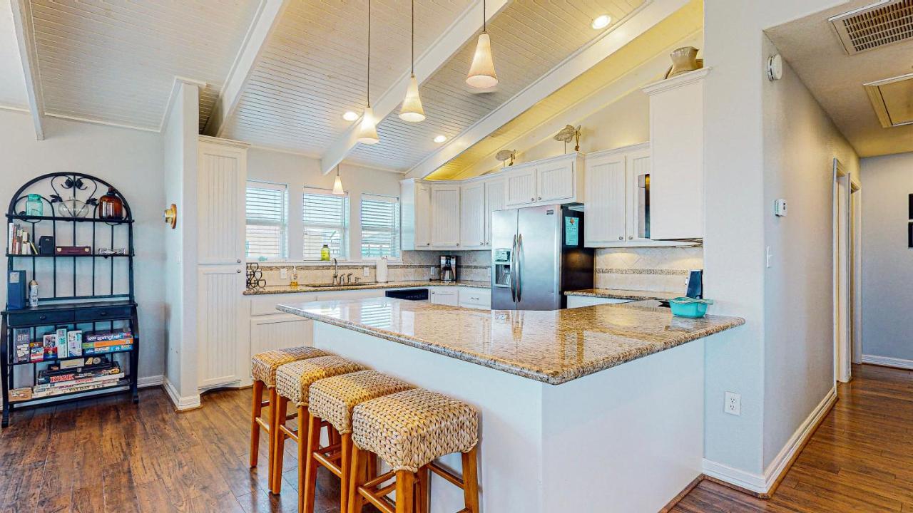 Serenity By The Sea Crystal Beach Exterior photo